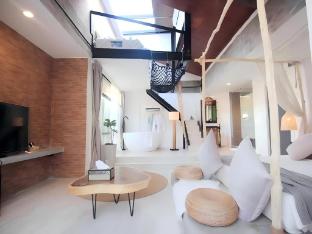 YOLO Bangkok Boutique Hotel