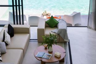 Zen Style Pool Access Townhouse