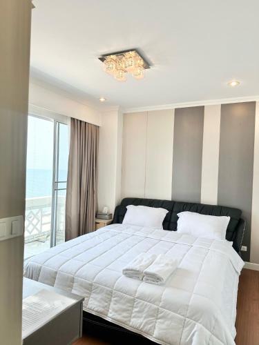 บ้านชายทะเล ที่พักติดทะเล ระยอง หาดแสงจันทร์