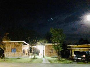 รีสอร์ท บ้านไร่แสงเดือน