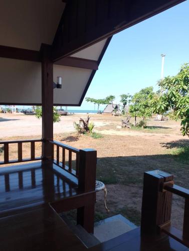 หาดกำนันแคมป์ปิ้ง&amp;ซีฟู๊ด