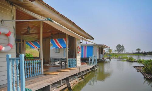 อยู่แพ PaeStay อุทัยธานี