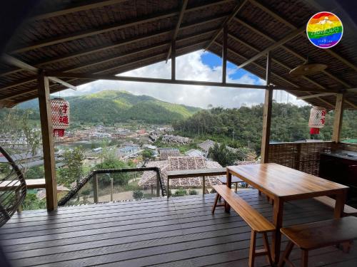 เห็ดเหลือง Hedreung banrakthai homestay and camping