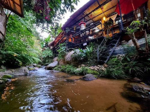 แม่อุ๊ยที่พักติดน้ำ&amp;mae oui next to the water