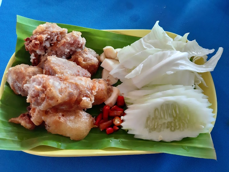 Ban Champ Lok Restaurant