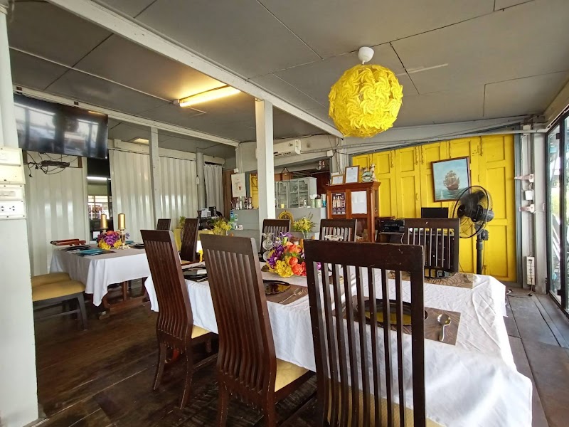 Mae Nam Restaurant