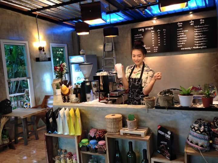 More May Coffee & Restaurant