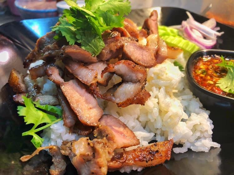 ก๋วยเตี๋ยวหมูต้มยำ ข้าวต้มหมู \"หมดชาม\"