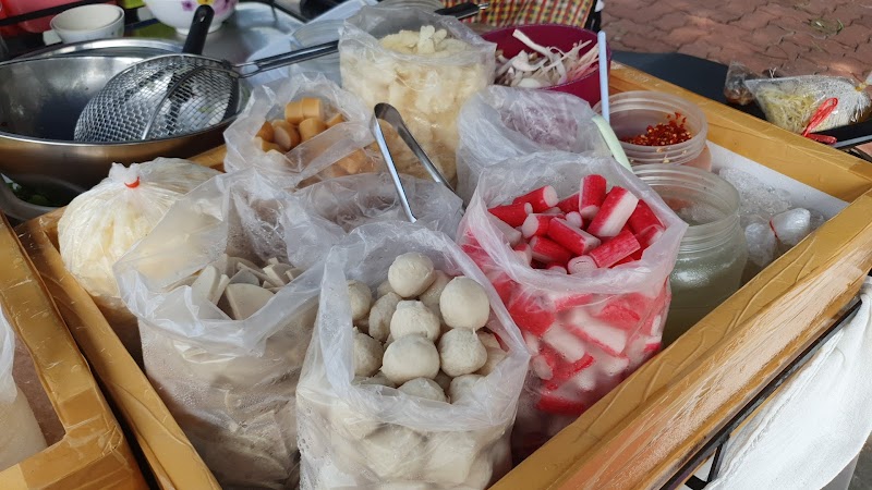 เจ๊แมว ยำแซ่บ