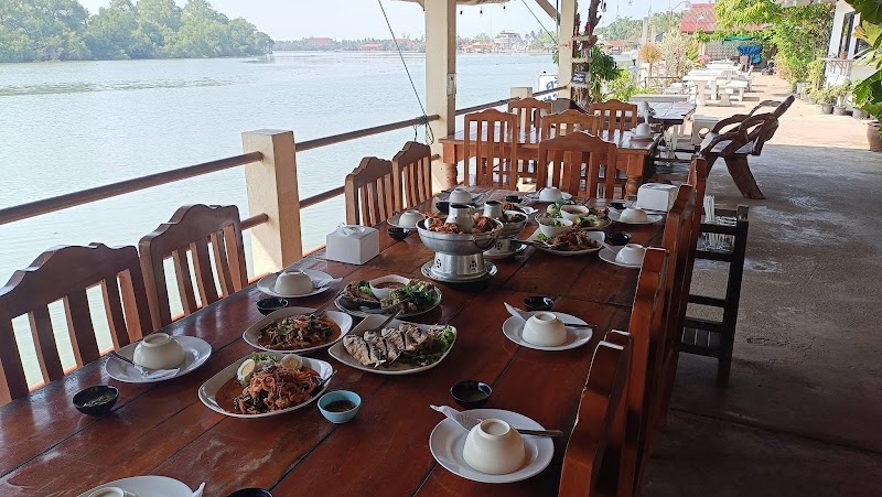 ร้านอาหารครัวแม่อุไร