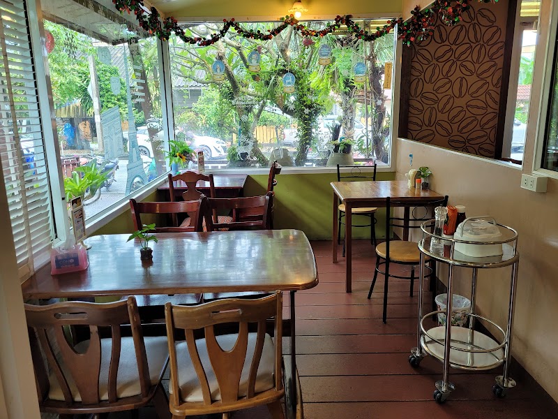 ร้านอาหารยะลา บรอมีเลียดคอฟฟี่ สเต็ก อาหารไทย กาแฟสด ครบครัน บรรยากาศดี