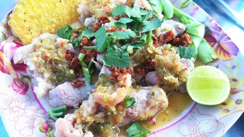 ร้าน เชิงเทียน ไก่มะระ ก๋วยจั๊บ สูตรคุณแม่