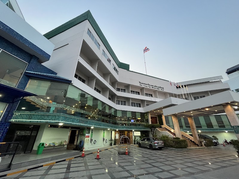 Viang Tak Riverside Hotel